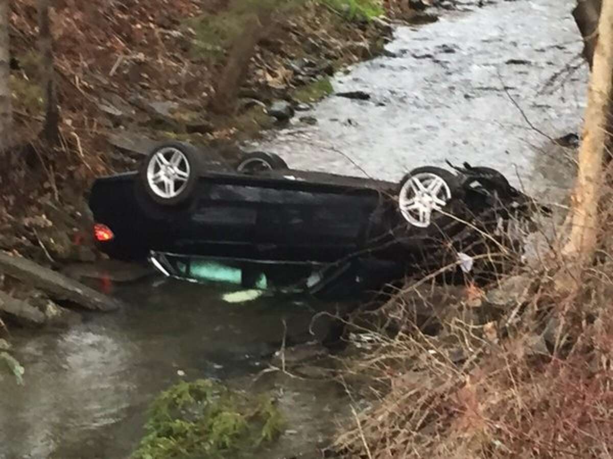 Cops Teen crashed car into East Greenbush creek