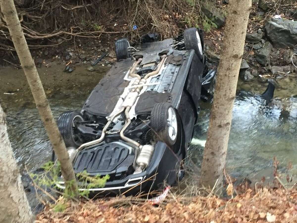 Cops Teen crashed car into East Greenbush creek
