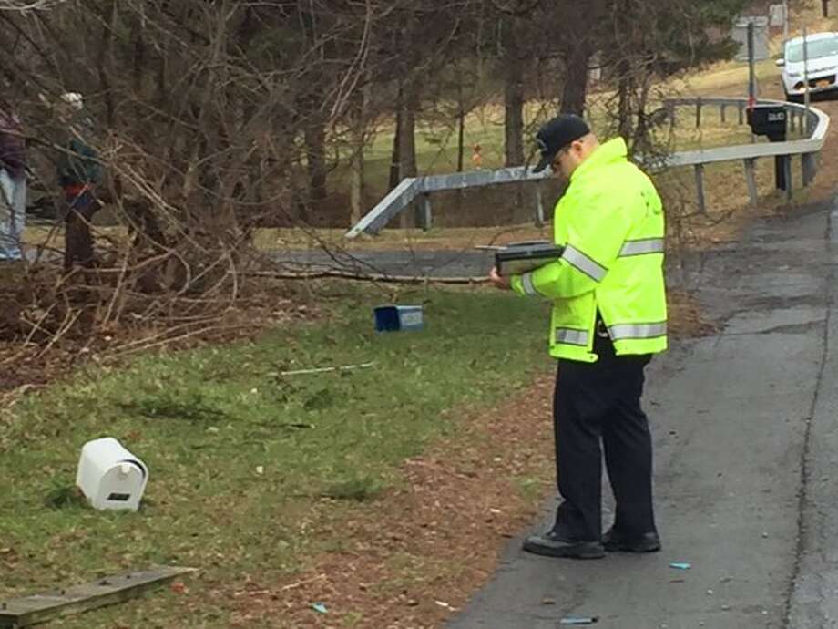 Cops Teen crashed car into East Greenbush creek Times Union
