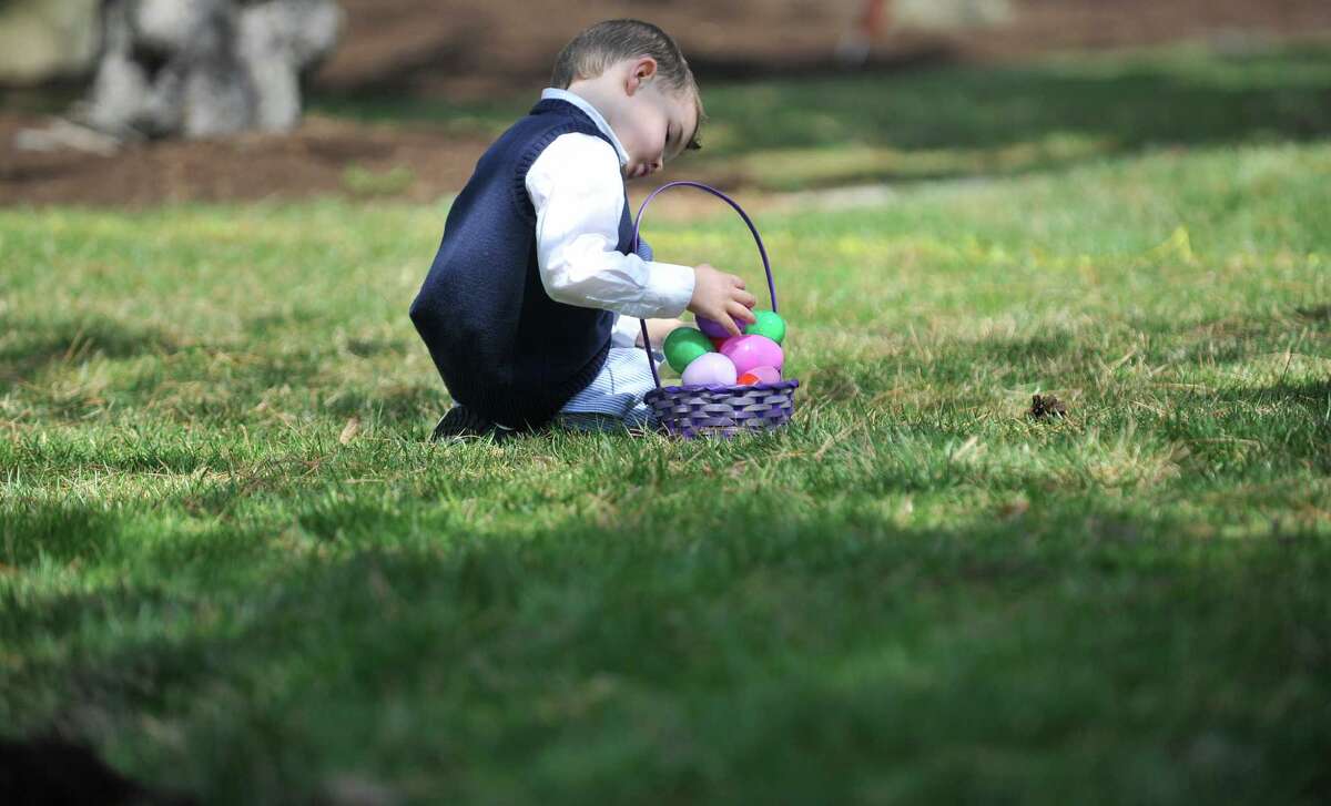 Cuomo opens up mansion on Easter