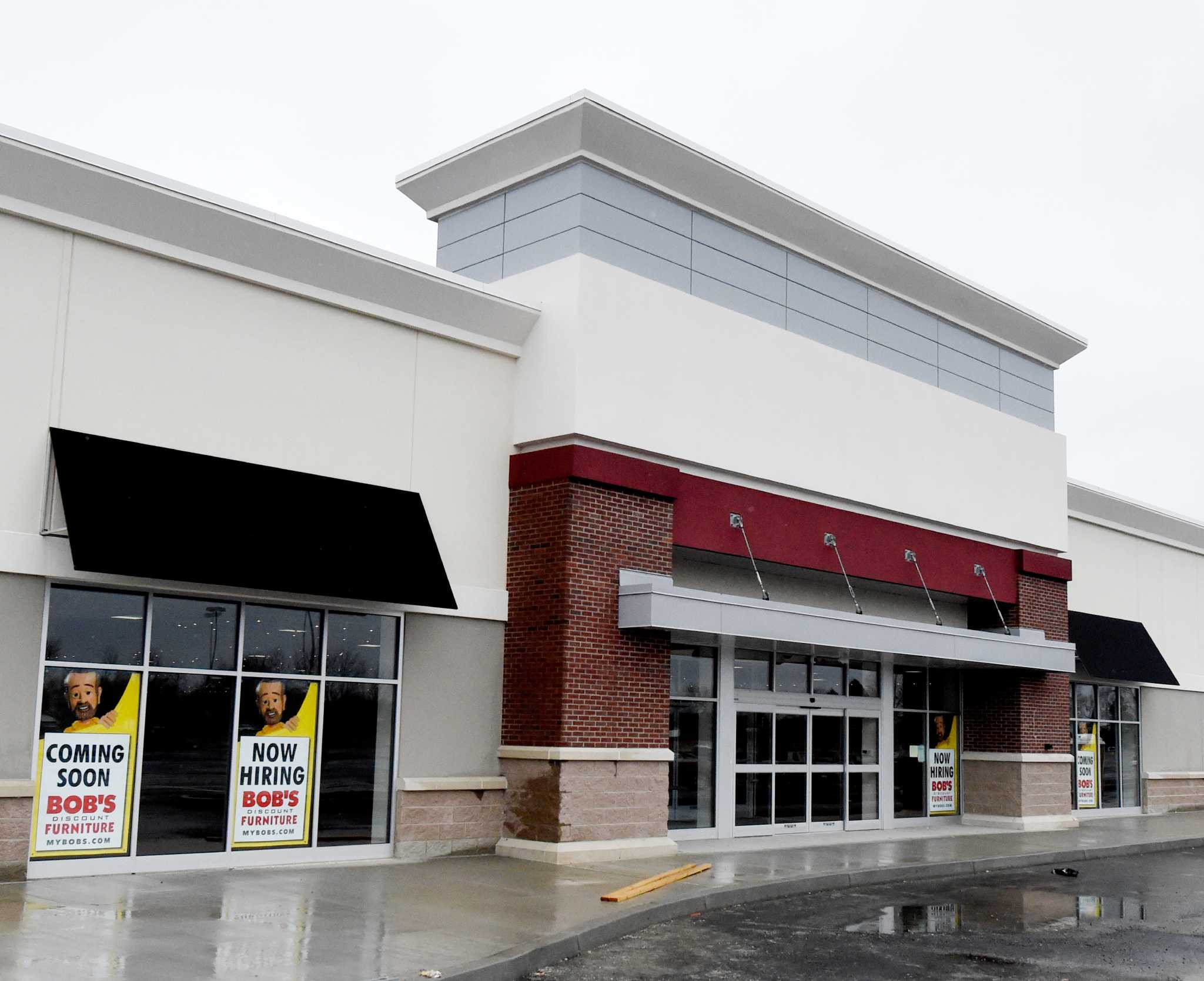 Bob's Discount Furniture opens May 26 in Latham