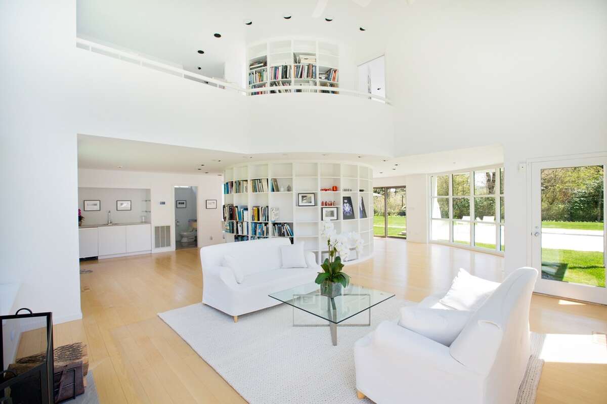 On the market Modern oasis in Sherman