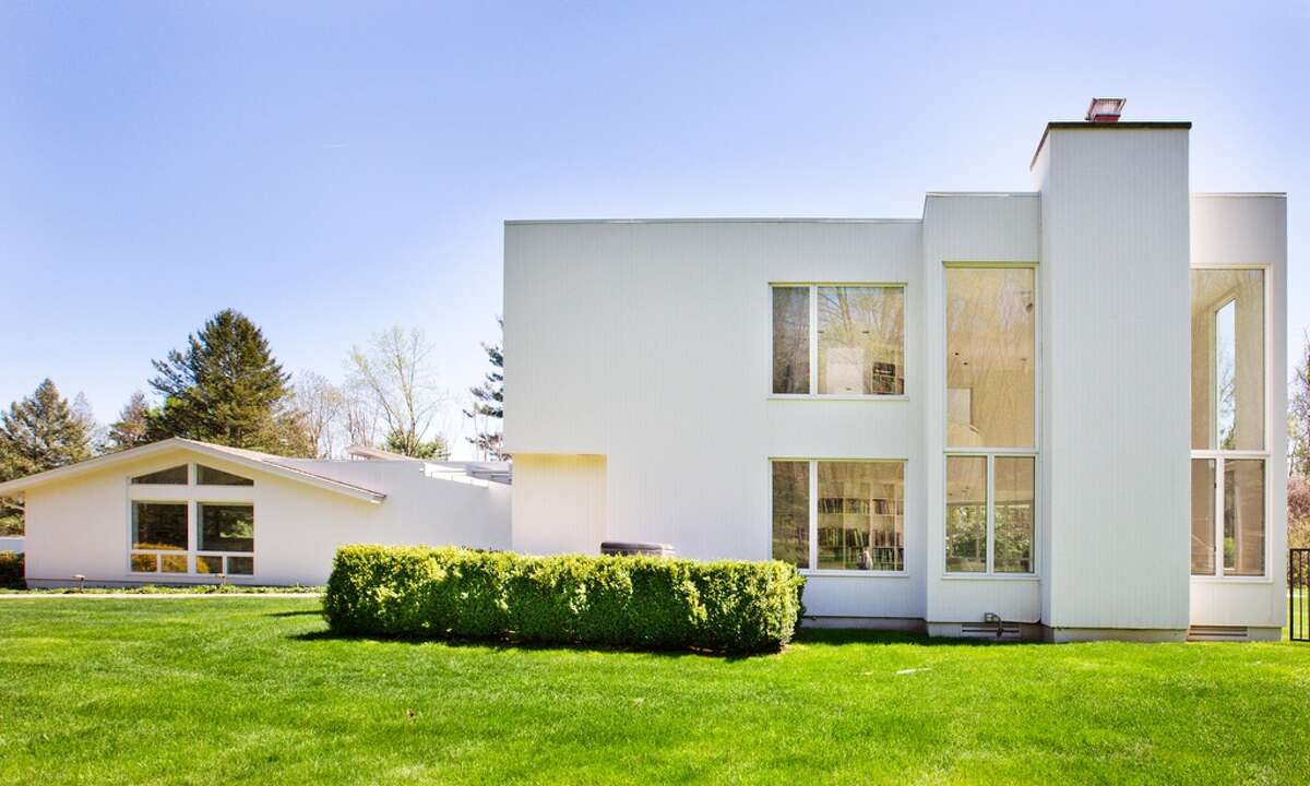 On the market Modern oasis in Sherman