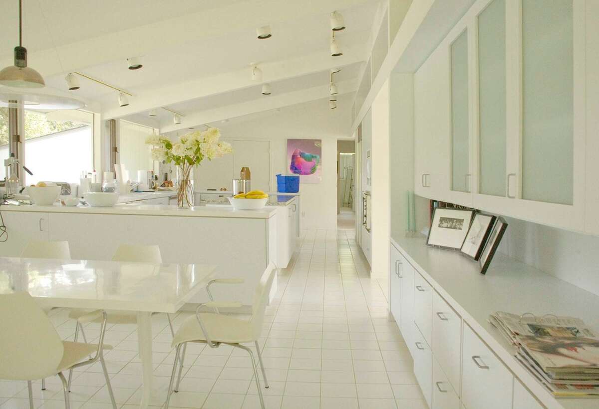 On the market Modern oasis in Sherman