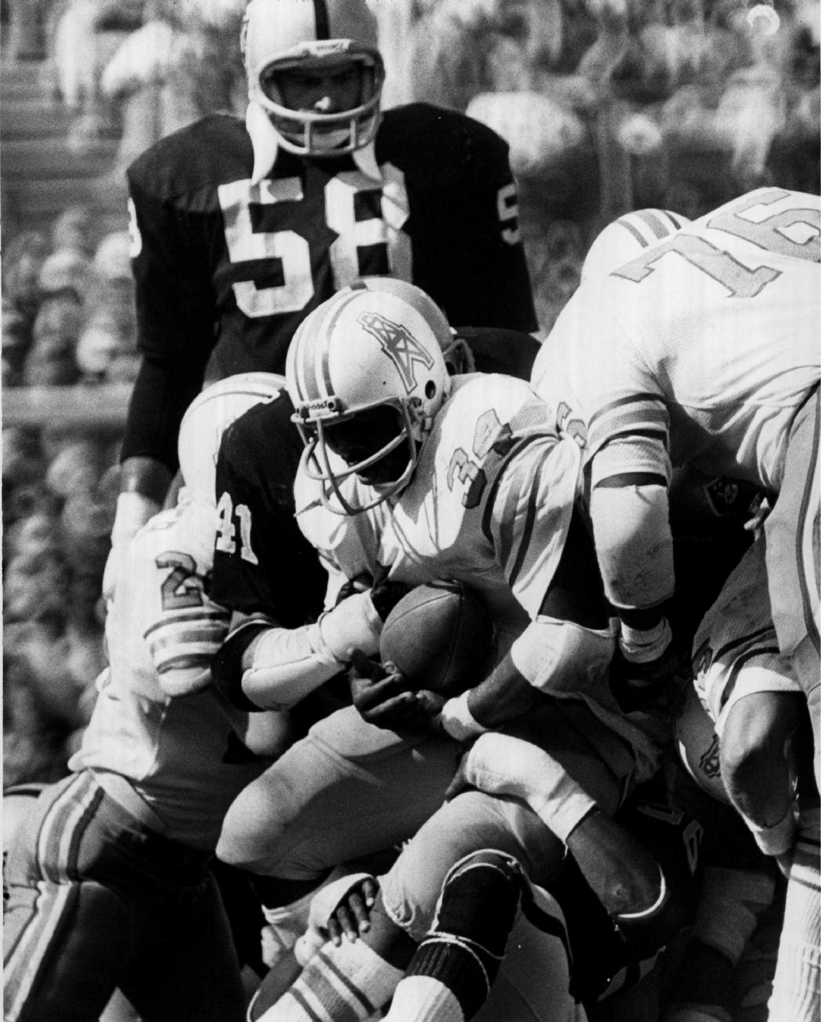 Houston Oilers Hall of Fame running back Earl Campbell (34) before the MLB  game between the Oakland Athletics and the Houston Astros on Wednesday, Sep  Stock Photo - Alamy