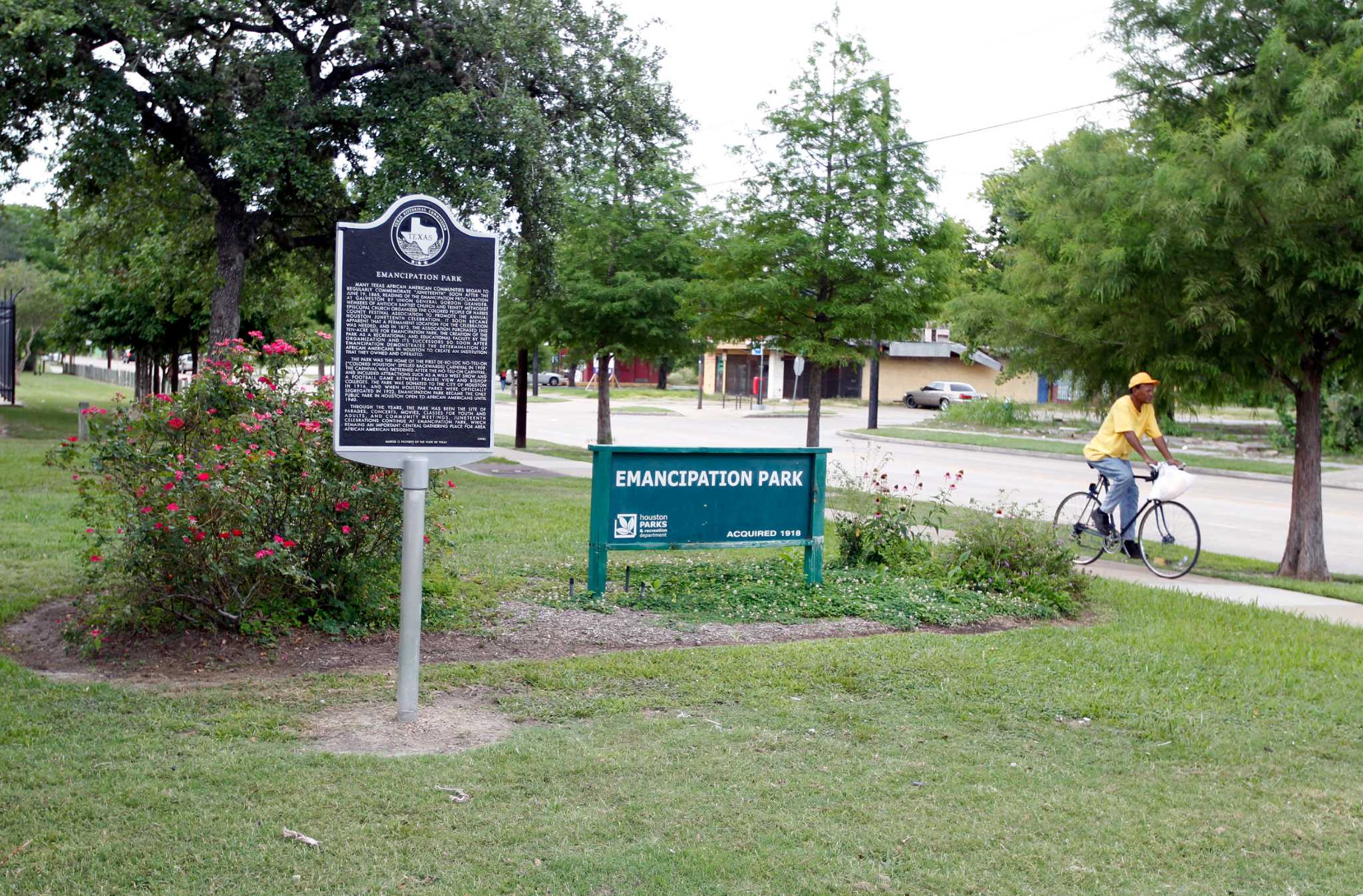 Houston mayor pushing to rename Dowling Street, now in Confederate