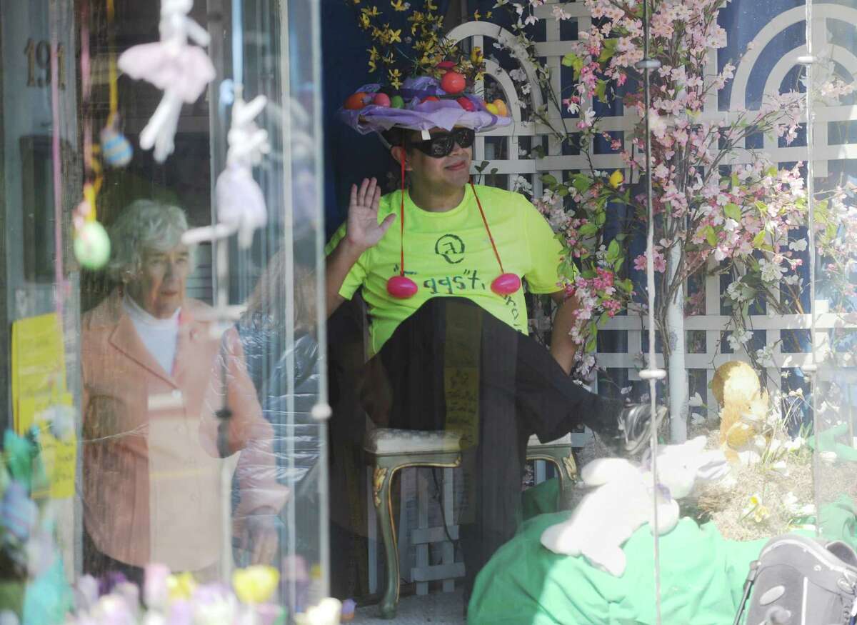 Live mannequins to return to Old Greenwich