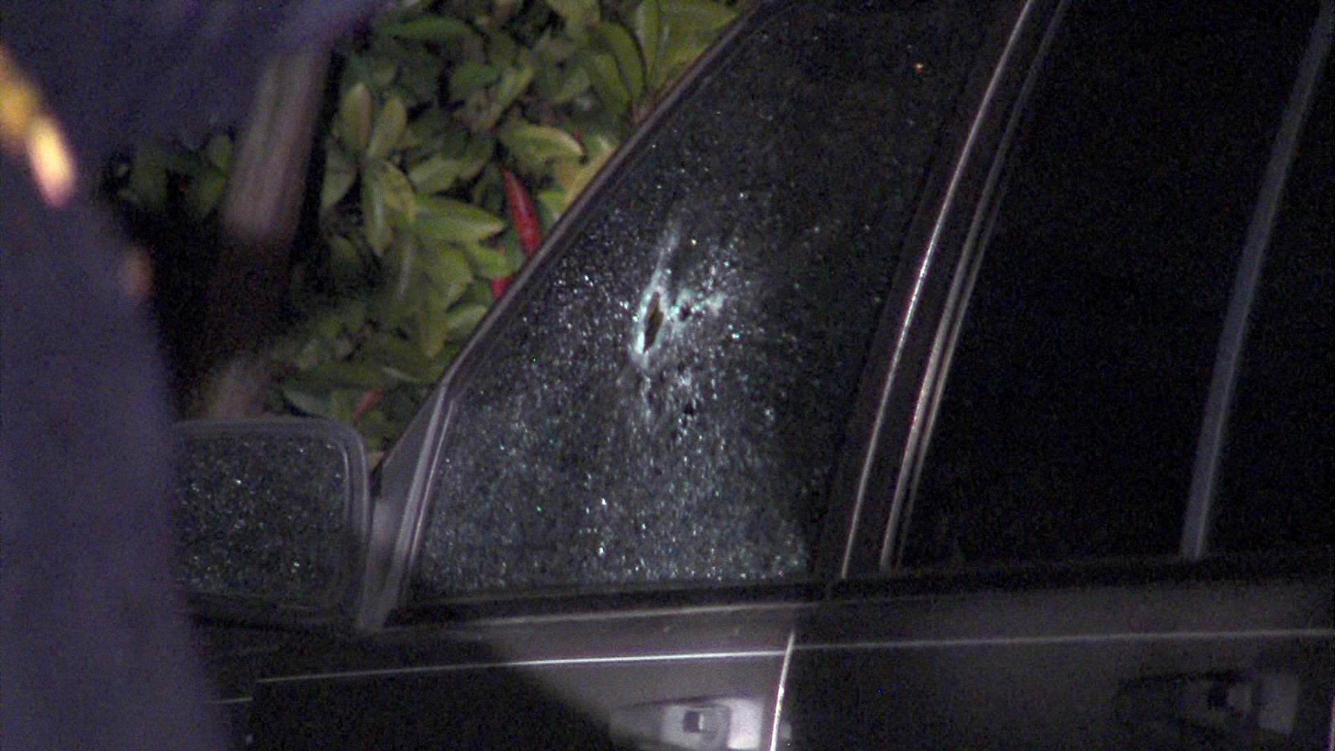 Man critically wounded in West Side shooting