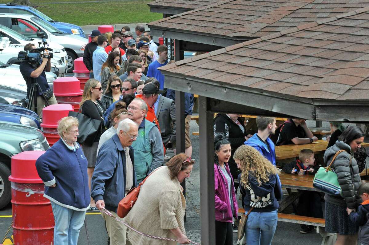 Jumpin' Jack's starts serving burgers at 11 a.m.