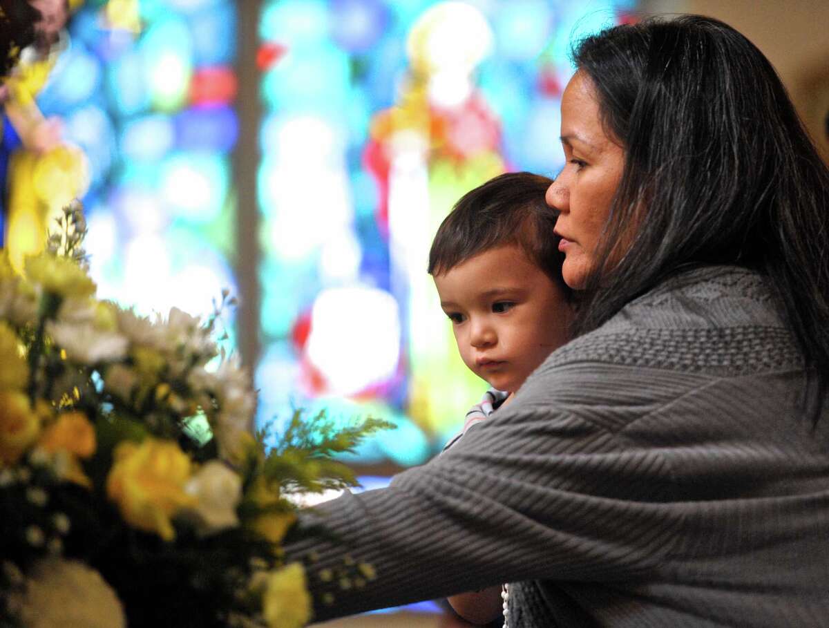 Lebanese saint’s holy relics arrive at church