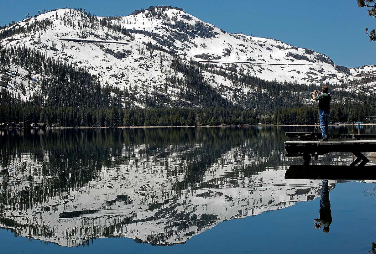 Up to 2 feet of snow expected in the Sierra to ring in 2017