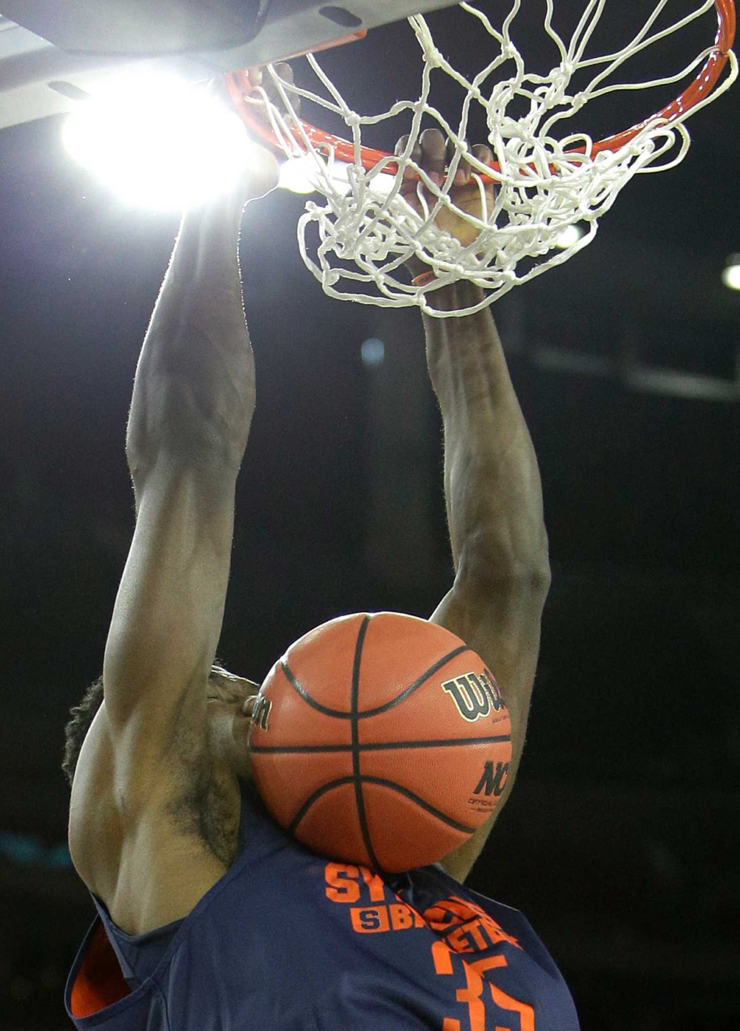 What does 'Always Reppin' mean to Syracuse, Connecticut women's basketball  players? 