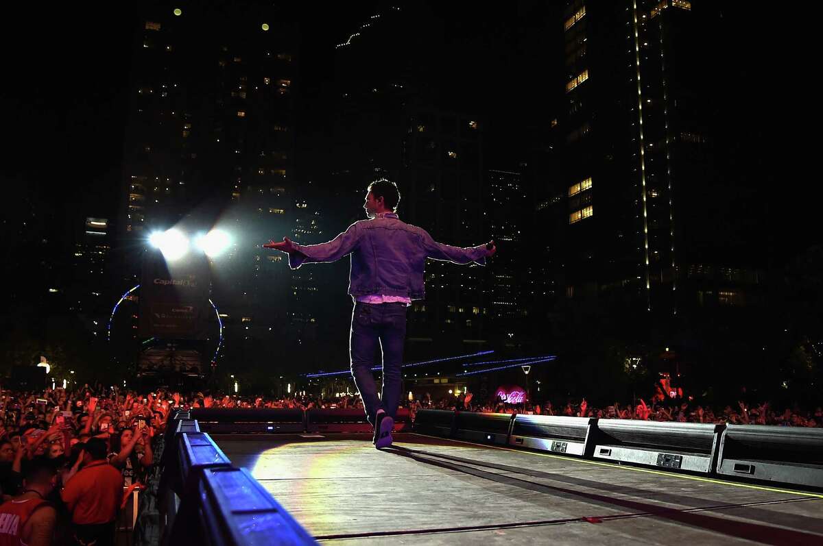 Maroon 5 closes out free music festival