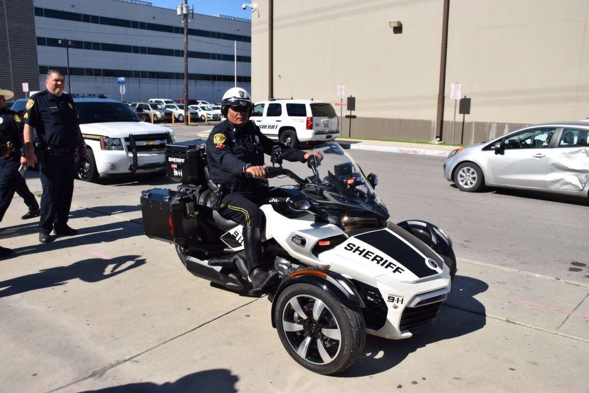 Bexar County Sheriff's deputies are testing out a new Can-Am Spyder. The vehicle could replace the current fleet of BCSO motorcycles.