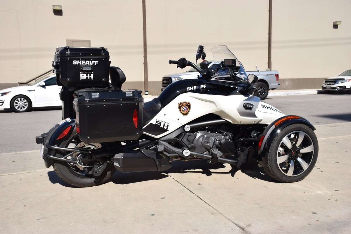 Bexar County Sheriff's deputies are testing out a new Can-Am Spyder. The vehicle could replace the current fleet of BCSO motorcycles.