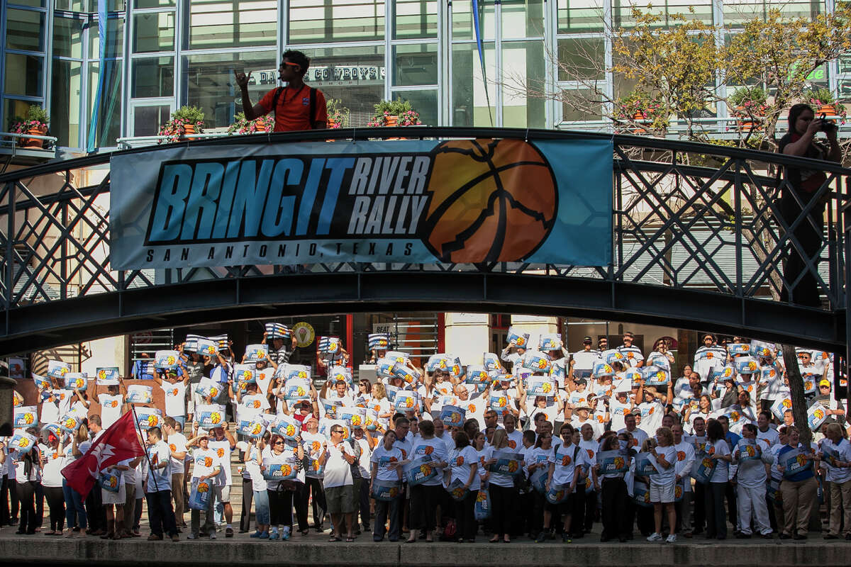 Crowds of fans during the Bring It! River Rally on Sept. 10, 2014 where fans welcome members of the NCAA men’s Division I basketball committee and staff as they conduct a site visit in San Antonio for the 2017-2020 Men’s Final Four bid cycle.