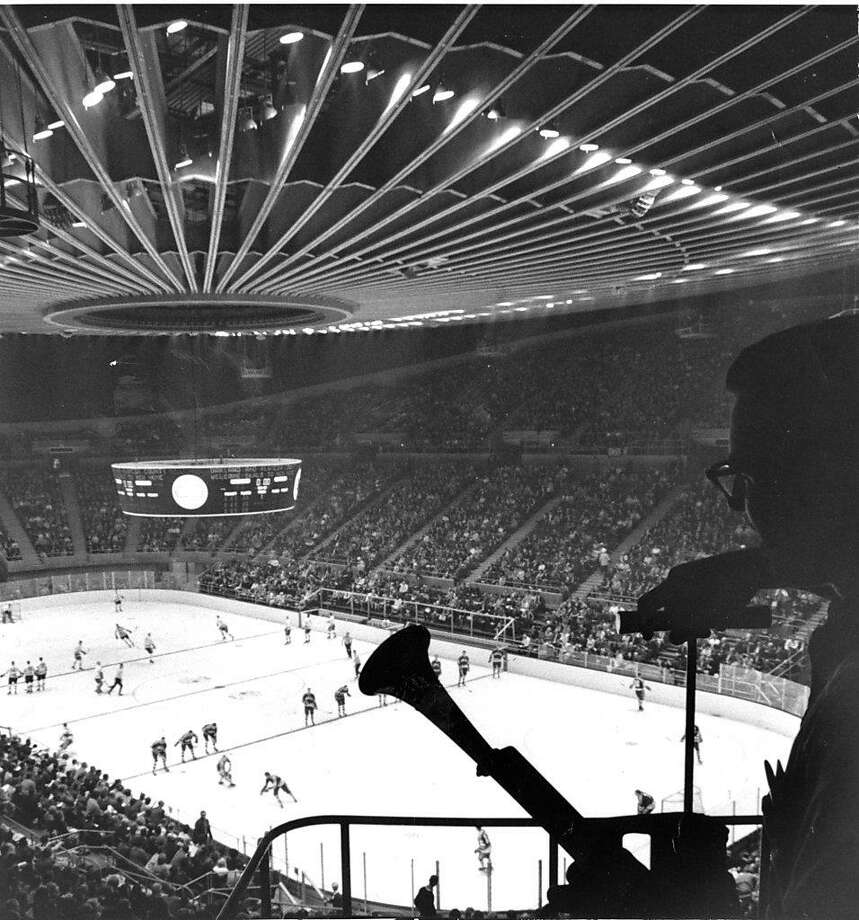 The first game at Oracle Arena was 53 minutes late because the stadium ...