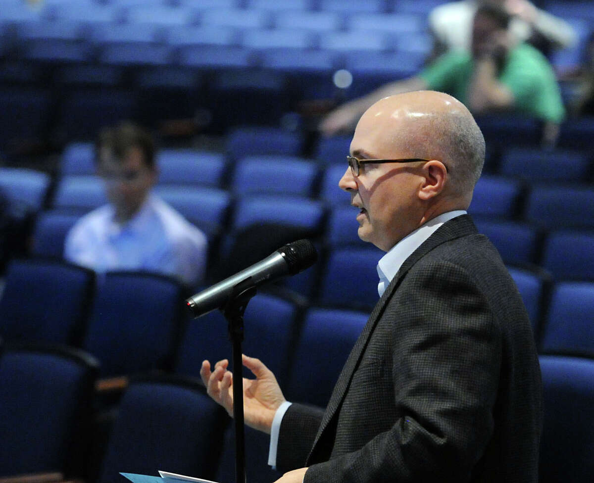 Greenwich parents weigh in on school start times