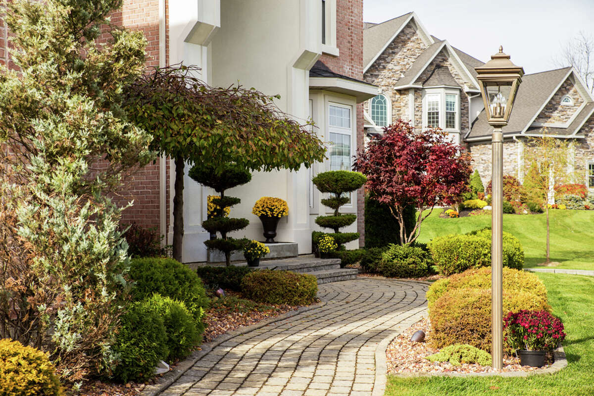 House of the Week Deluxe in Niskayuna