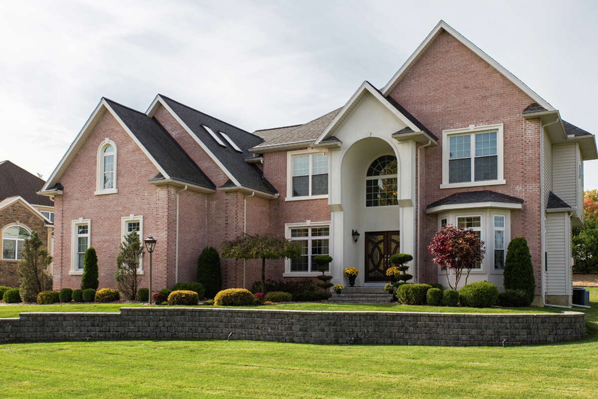 House of the Week Deluxe in Niskayuna