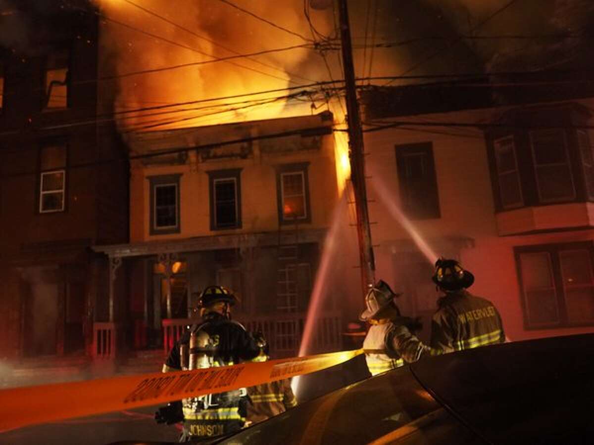 Fire engulfs Cohoes homes