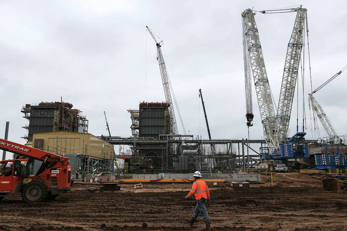 Workers on the construction site expanding Exelon Corporations's Colorado Bend Generating Station on Wednesday, March 16, 2016, in Wharton. ( Elizabeth Conley / Houston Chronicle )