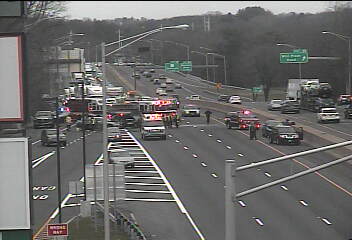 Fairfield crash stops I-95, cleared by mid-afternoon