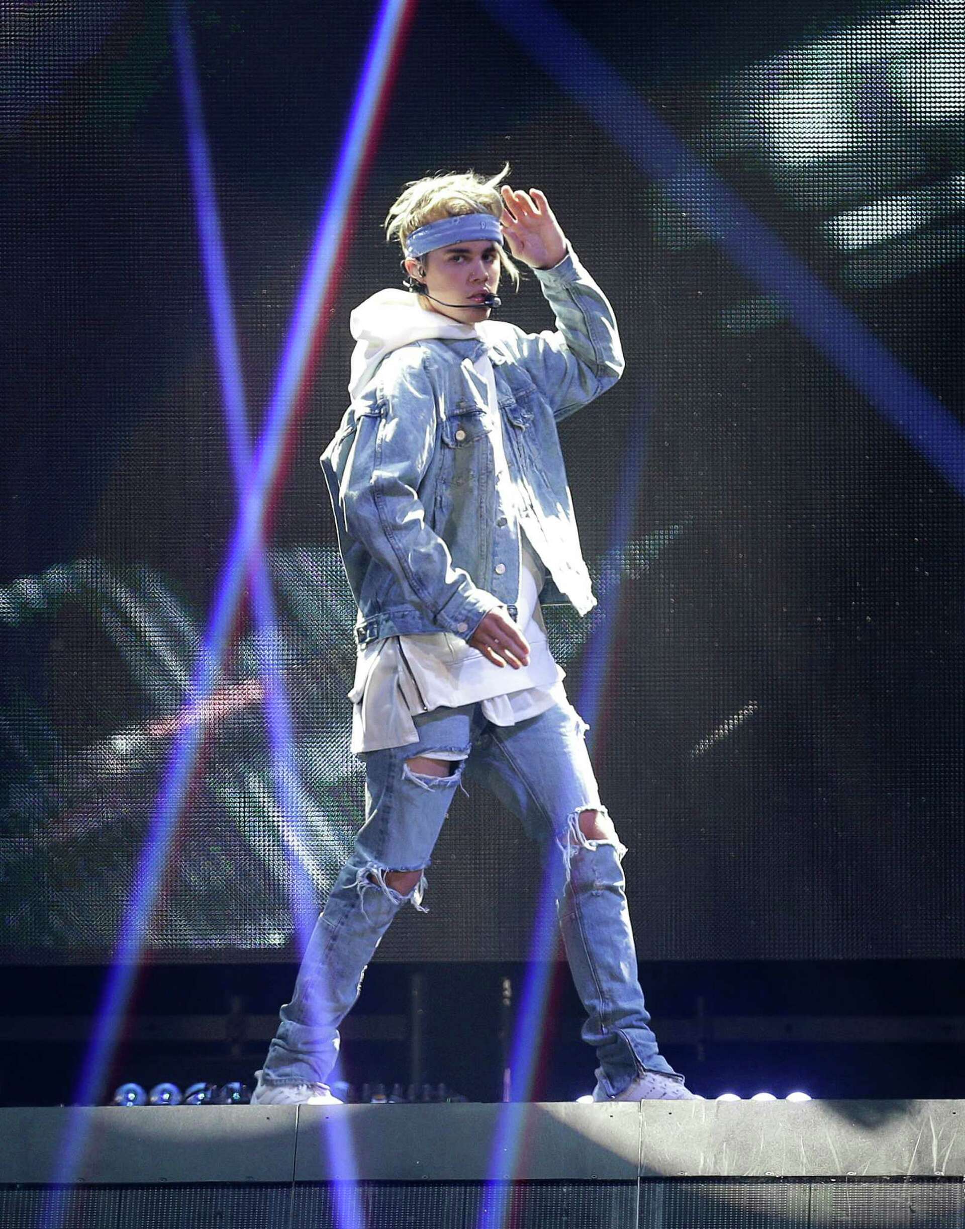 Bieber concert shows purpose as singer transitions to adult star