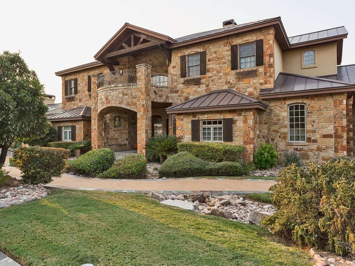 Major League Baseball legend Jeff Kent is selling his Central Texas home at 12006 Pleasant Panorma View, which overlooks Lake Austin, for $3.1 million.