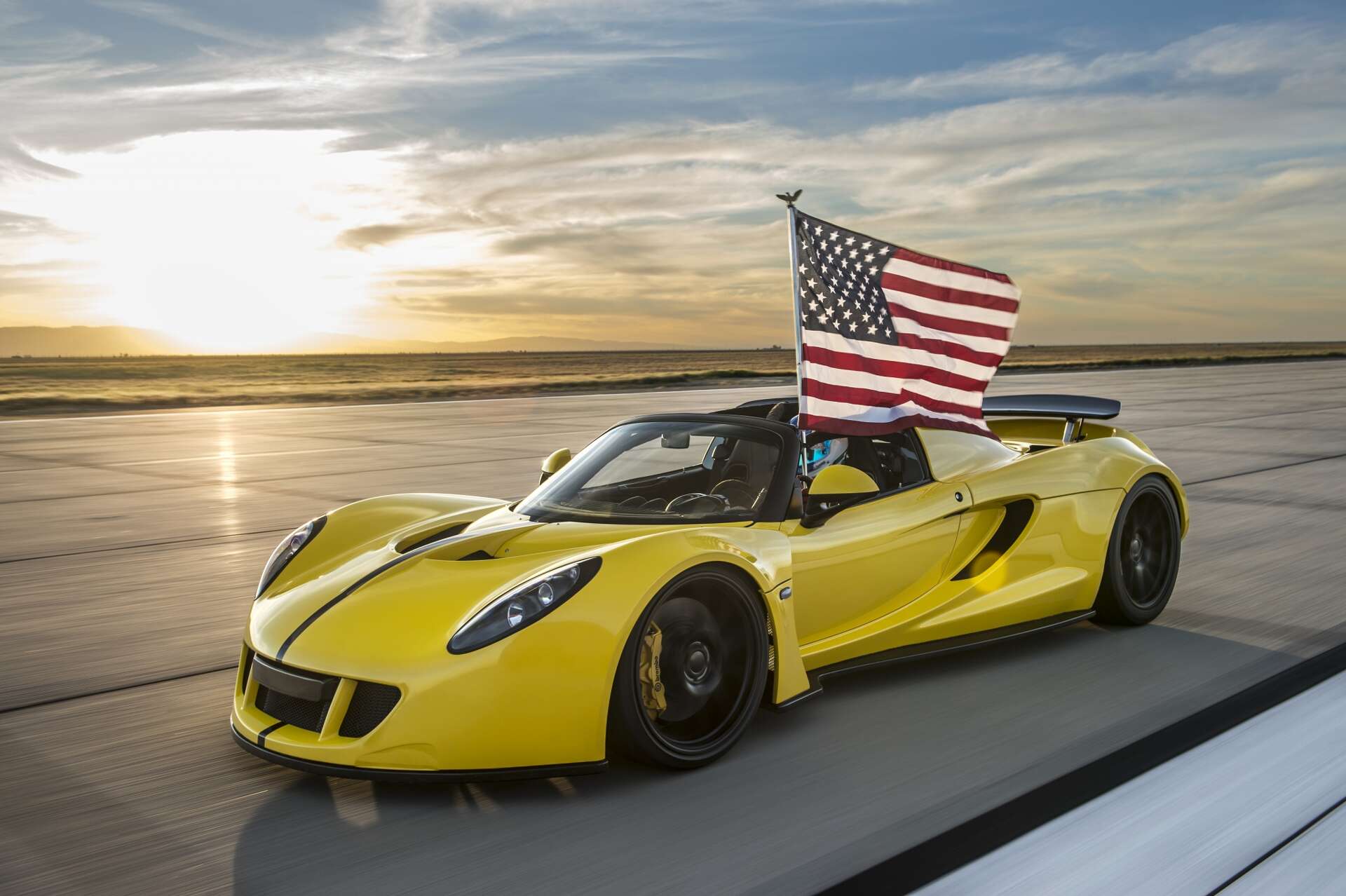 Hennessey sets record for world's fastest convertible