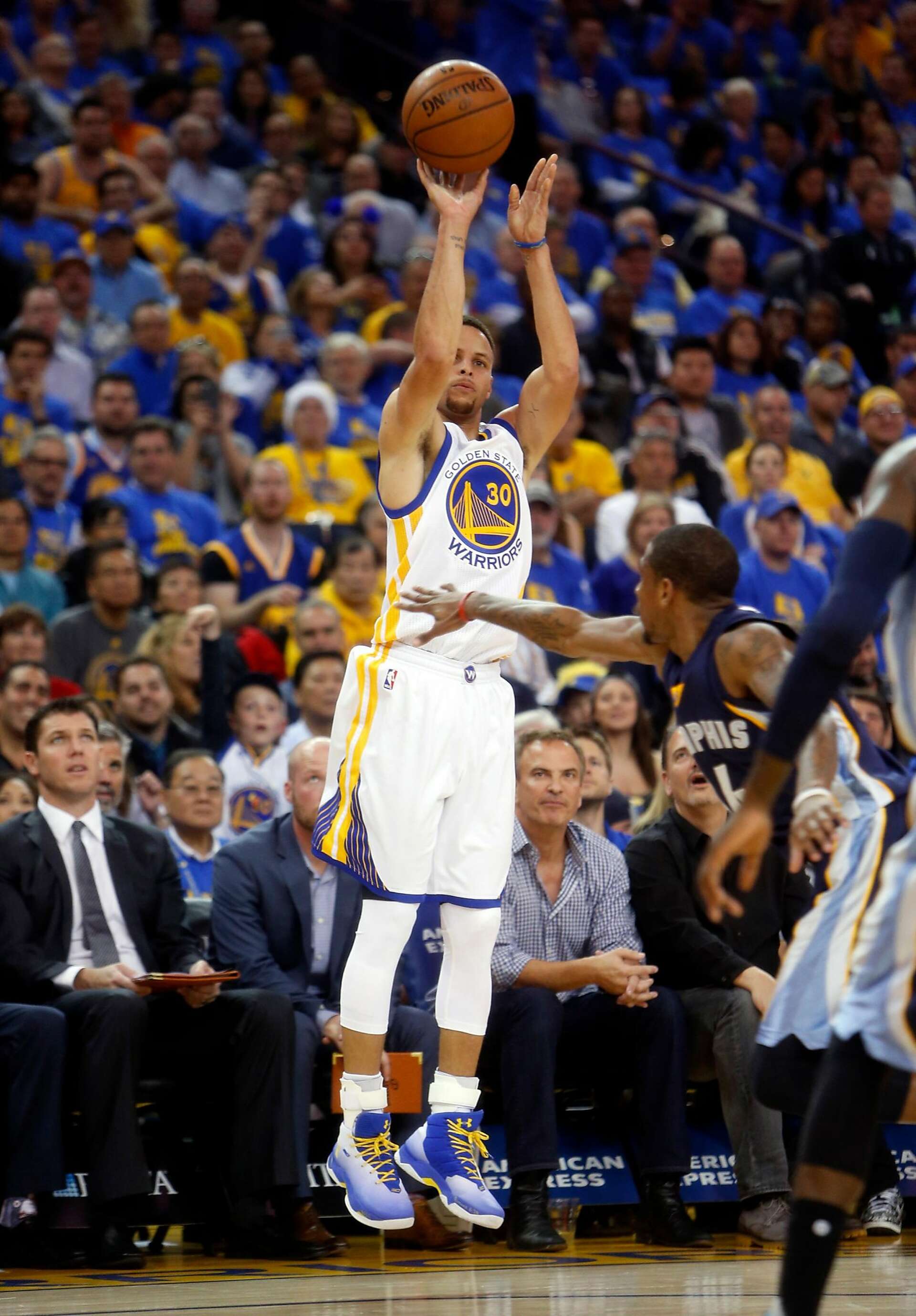 Warriors fans delirious after basking in historic night