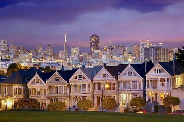 Alamo Square and the Victorian style Painted Ladies homes, San Francisco, California, USA