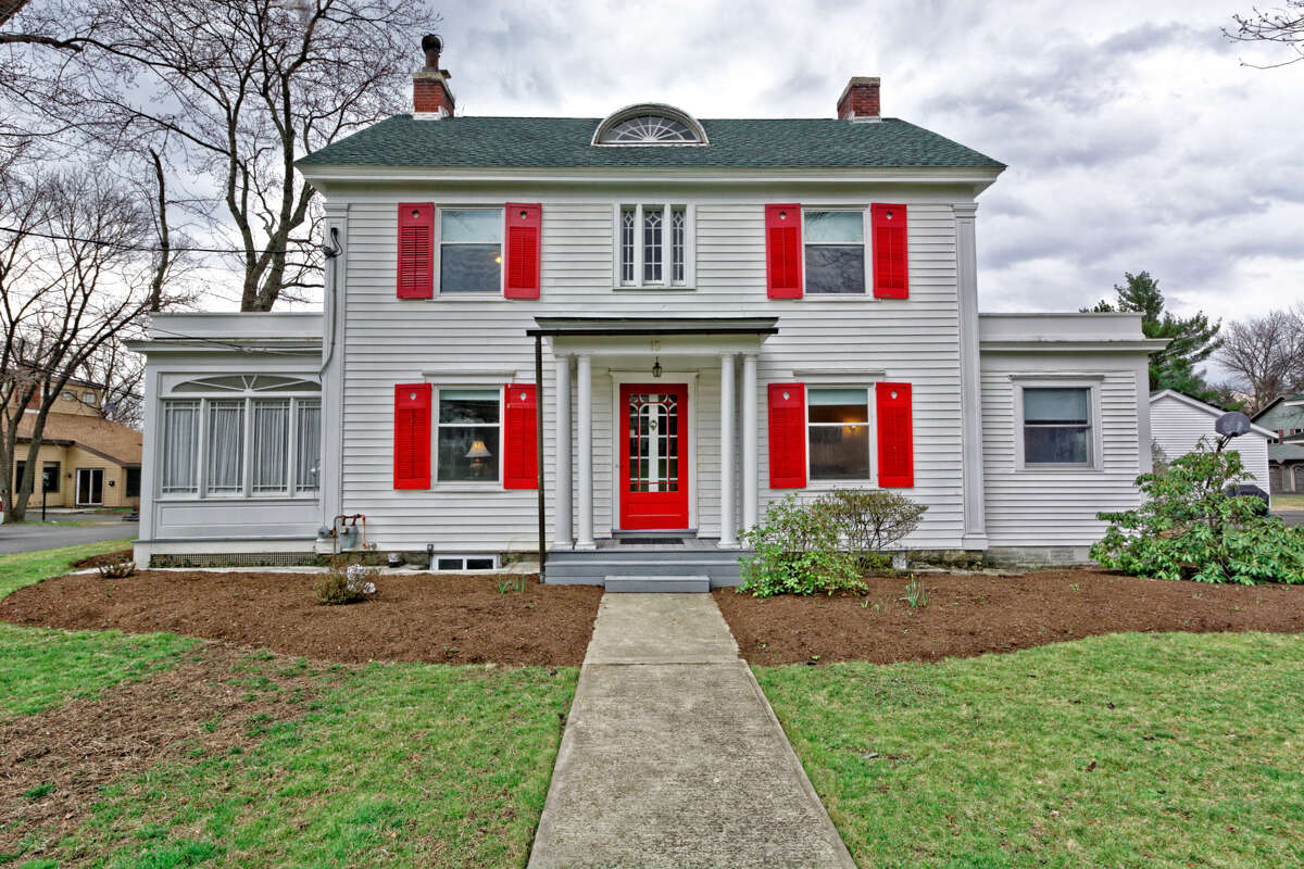 House of the Week Colonial Revival in Menands