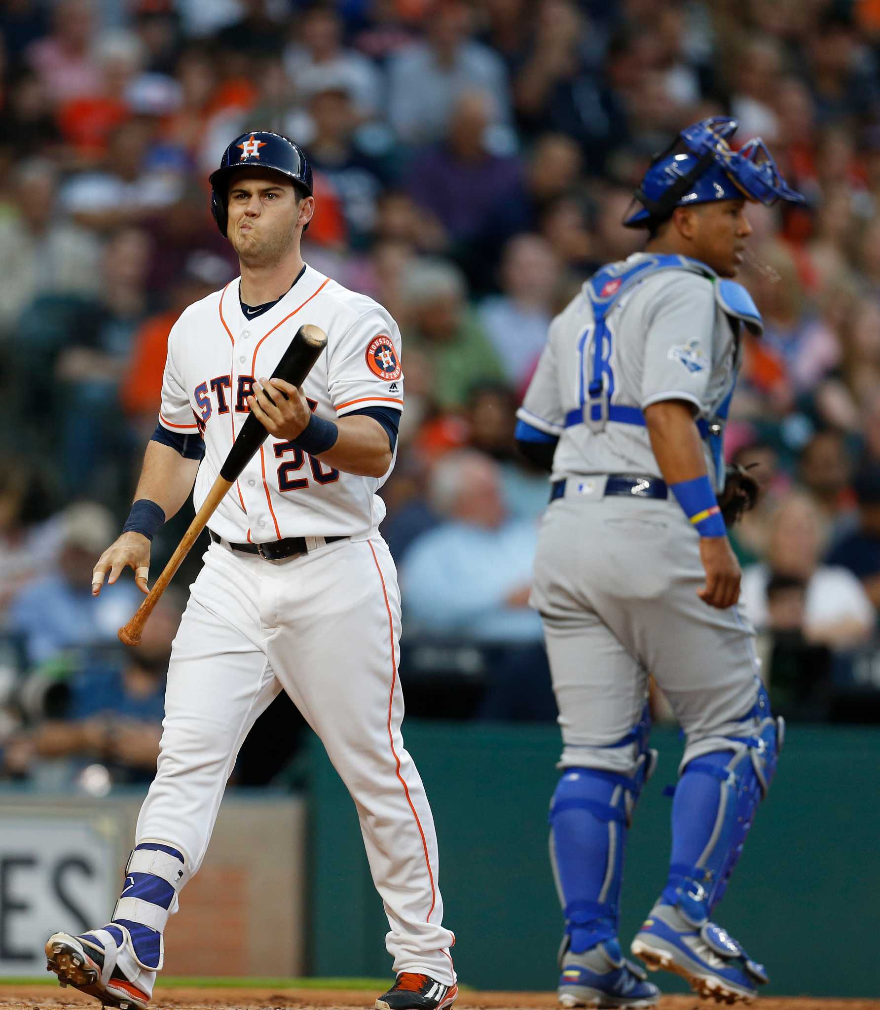 Injured Evan Gattis takes batting practice, could be available off bench