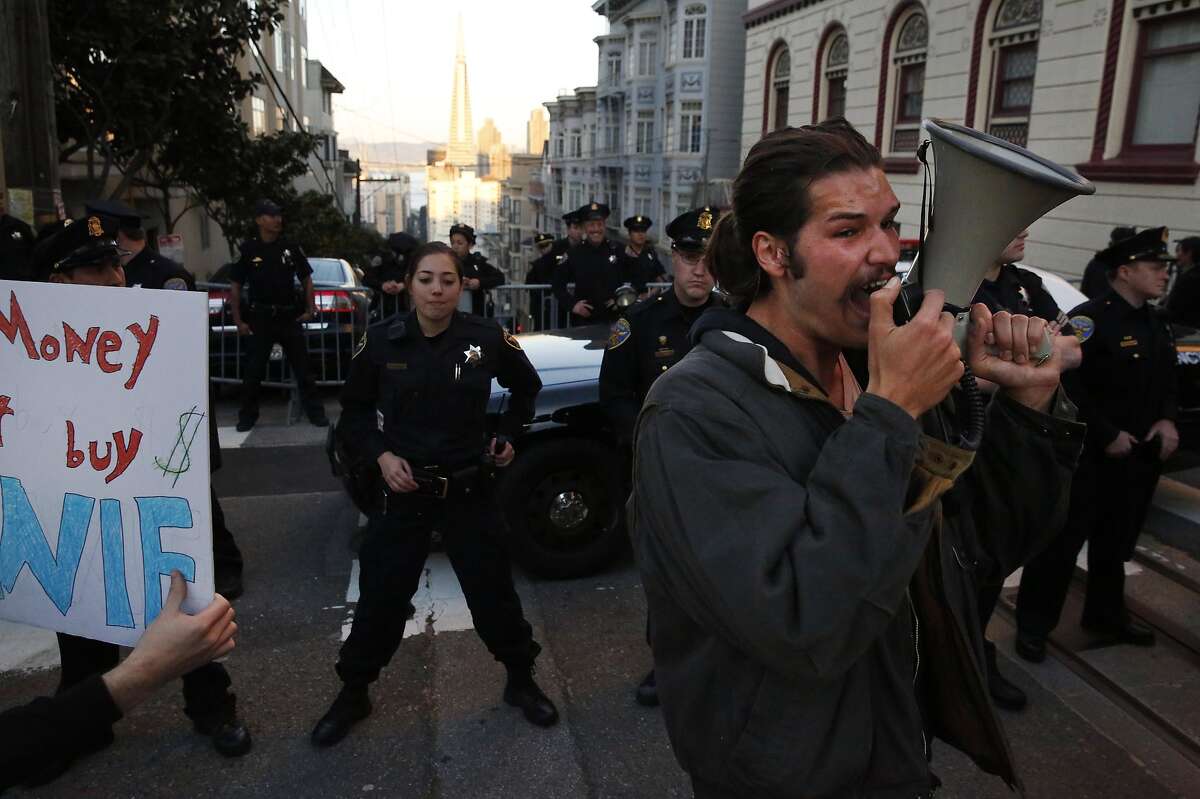 Sanders supporters demonstrate at Clinton fundraiser in SF