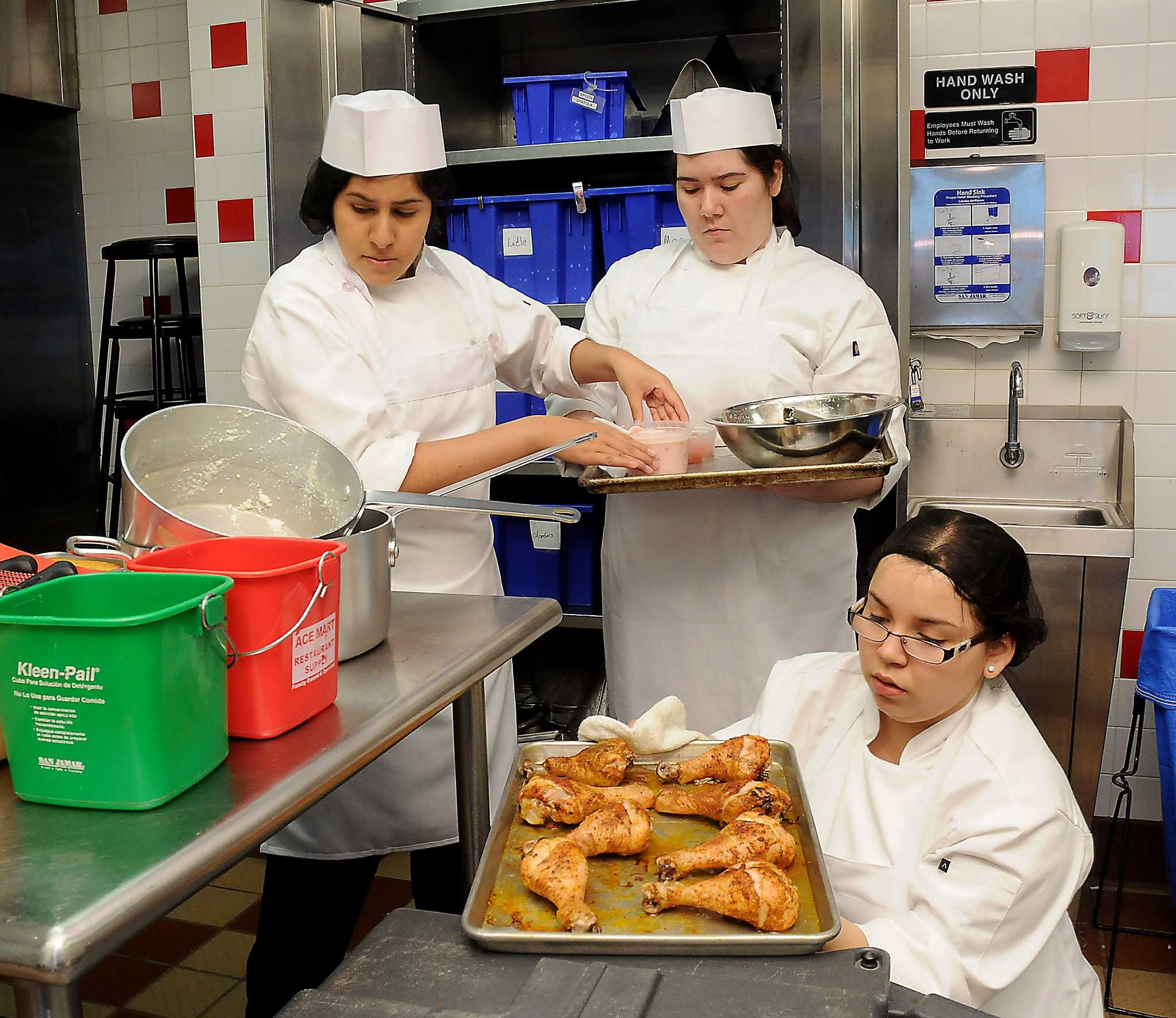 high-school-chefs-re-imagine-school-lunch