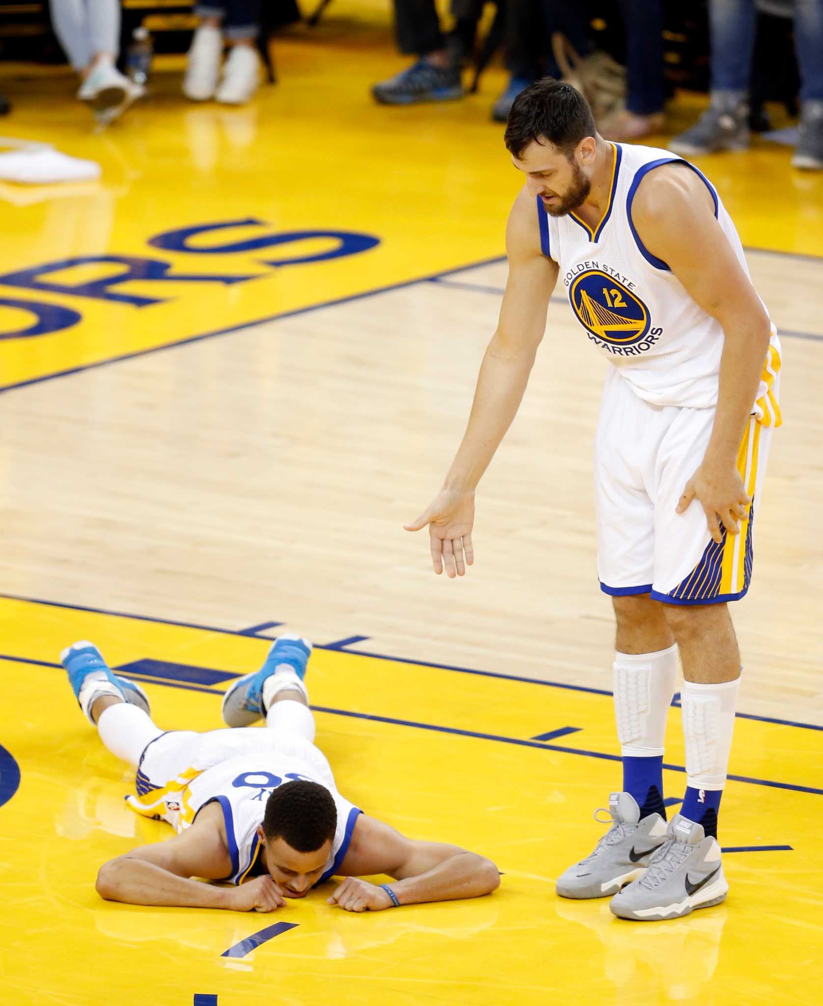 Warriors brace selves in case Curry's ankle an issue