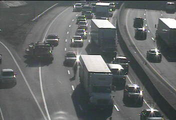 Disabled tractor trailer snarls traffic