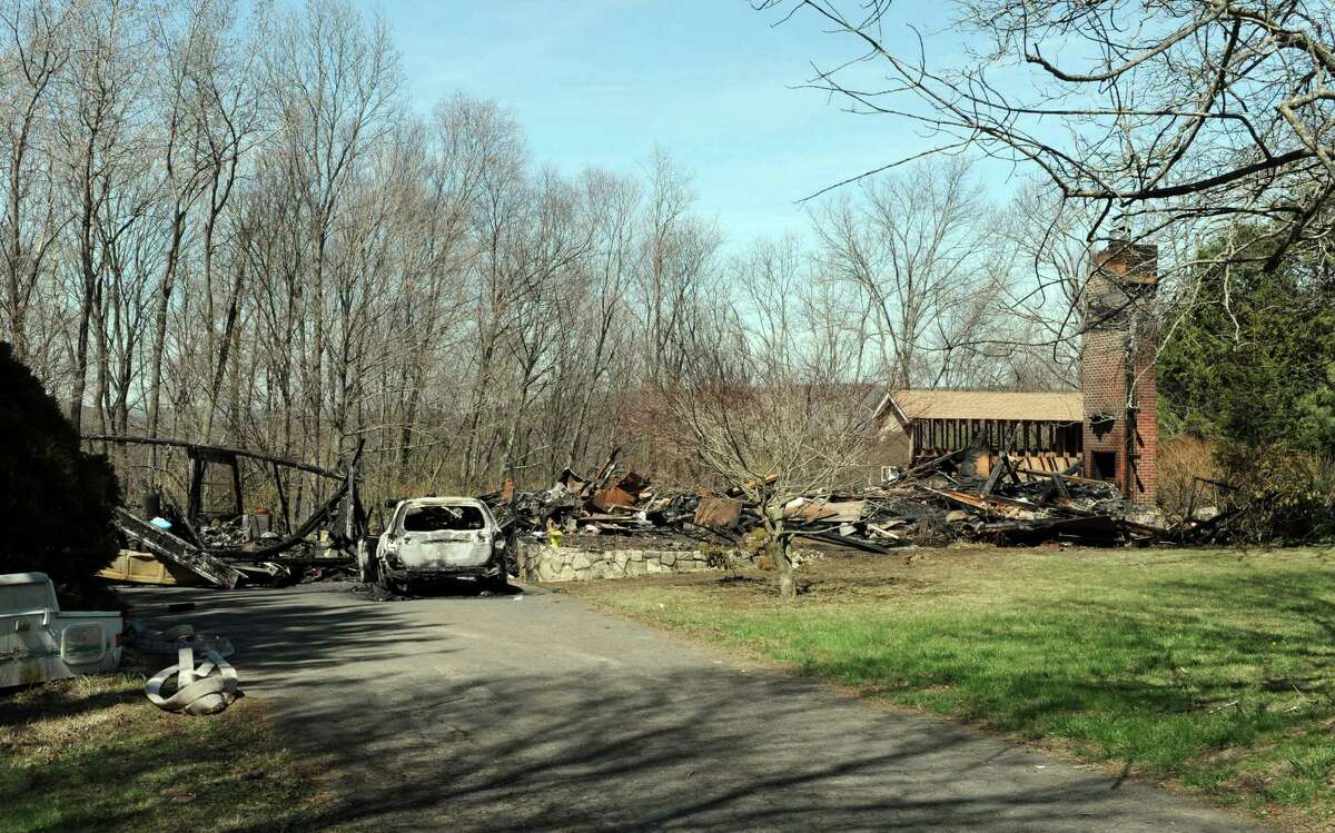 Fire destroys New Fairfield home