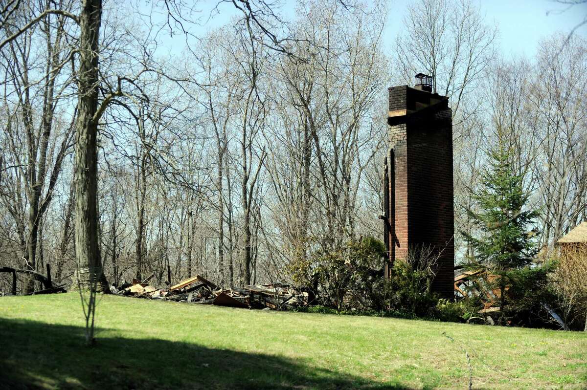 Fire destroys New Fairfield home