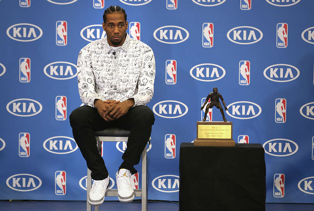 kawhi leonard casual