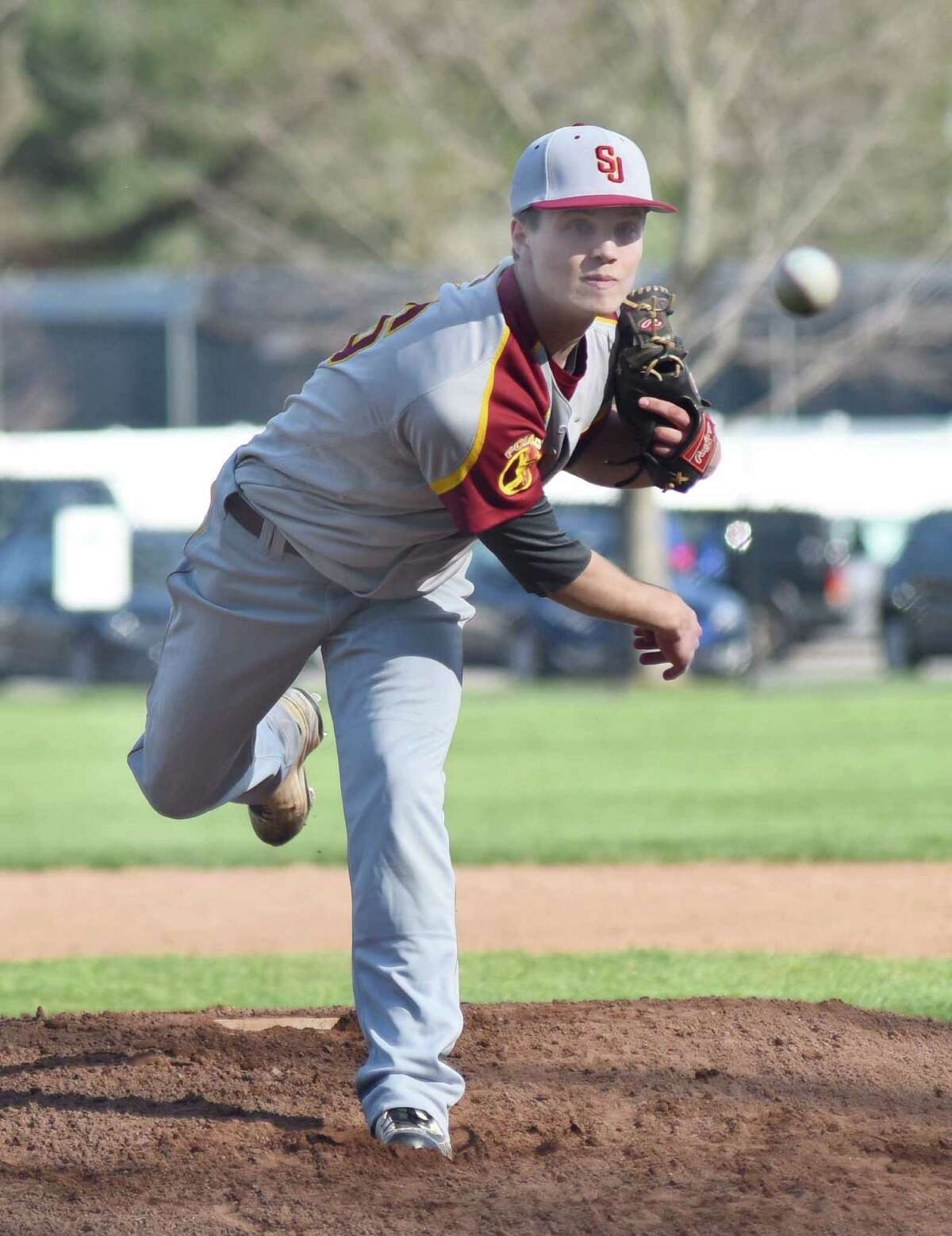 St. Joseph's baseball edges Wilton