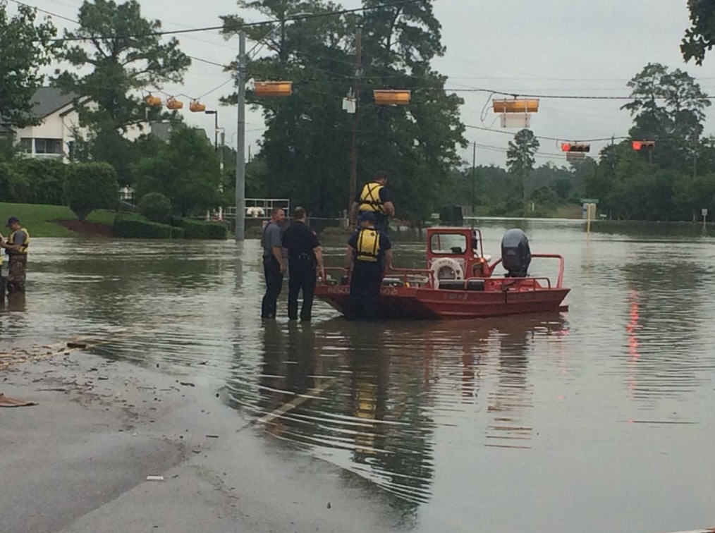 As rescues continue officials eye recovery from flood