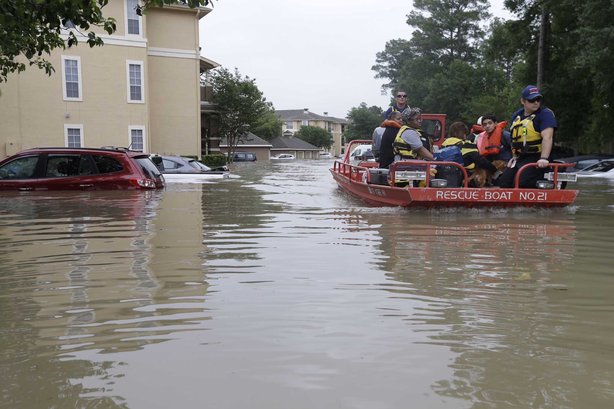 As rescues continue officials eye recovery from flood