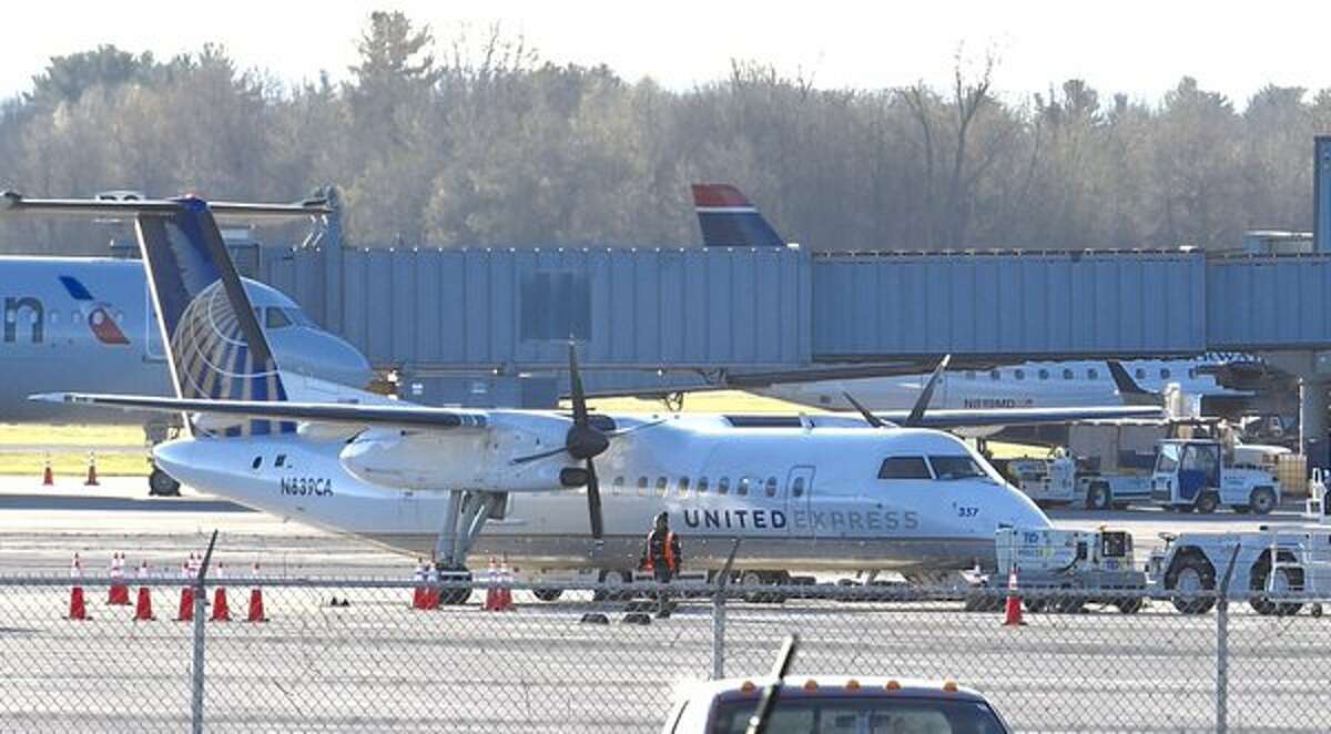 United flight from Albany delayed after bomb scare