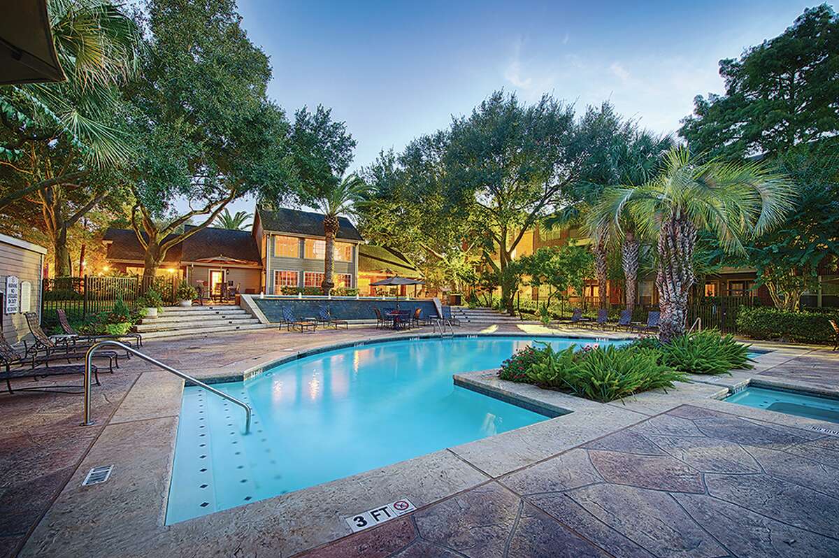 Sugar Land apartment portfolio up for sale