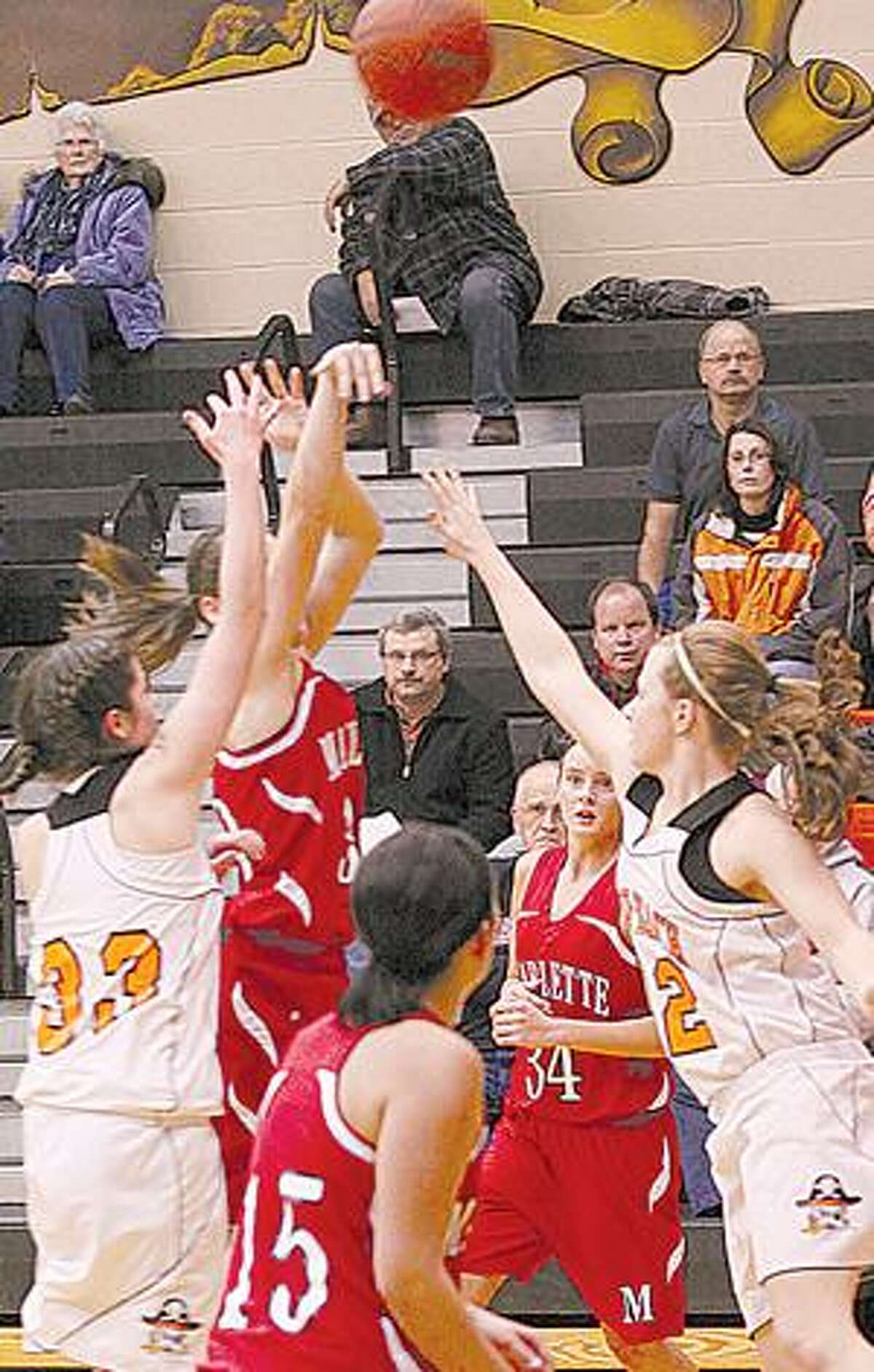 Girls claim league championship with win at Harbor Beach