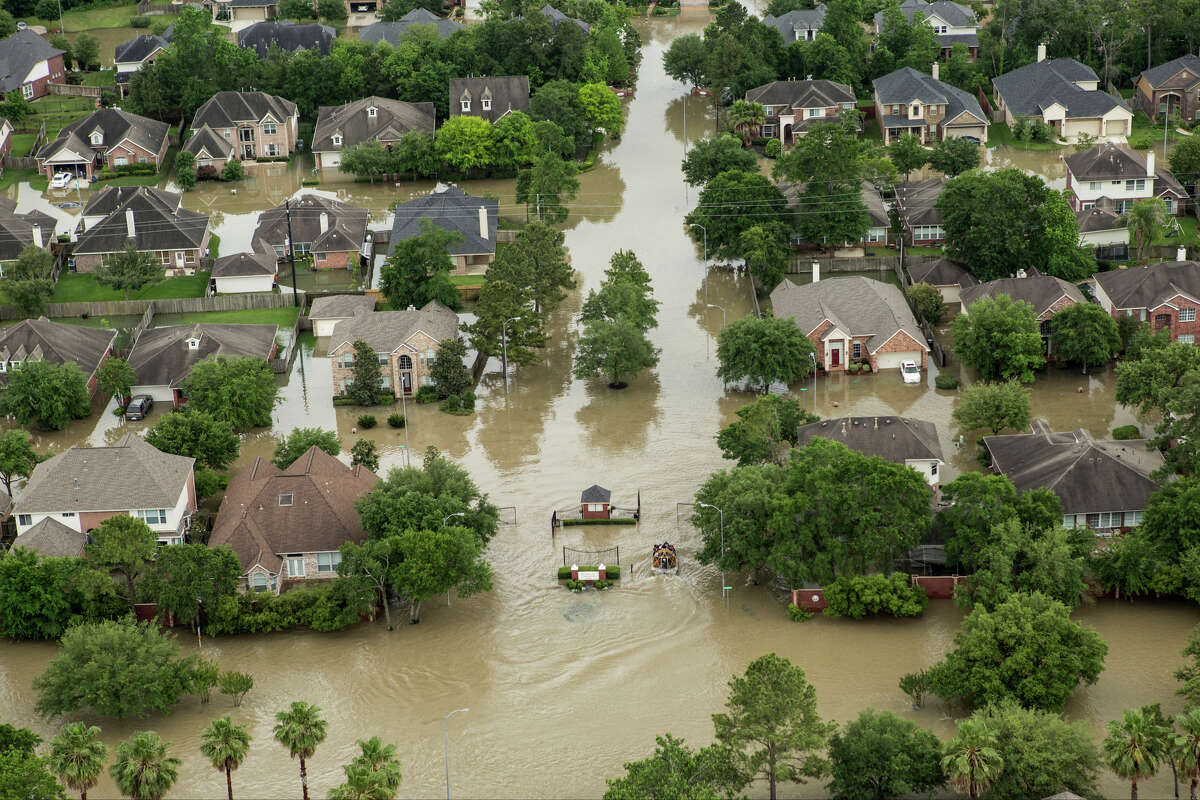 Flood перевод. Flood [flʌd]. Houston flooding. Flooded Neighbors. Floods in the World PNG.