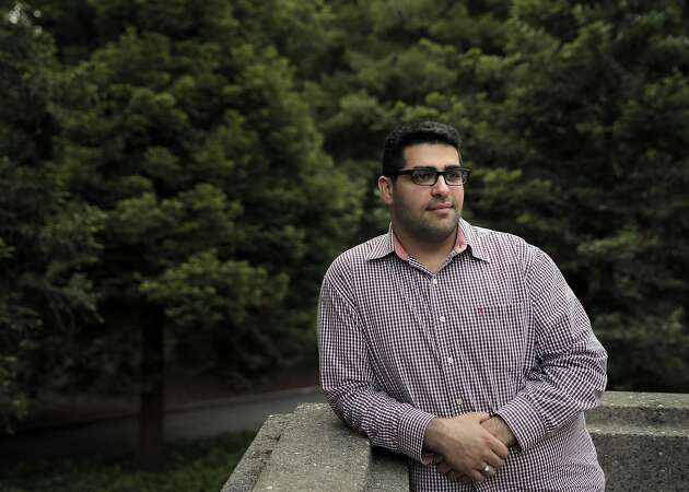 UC Berkeley student, booted from plane after speaking Arabic, sues Southwest