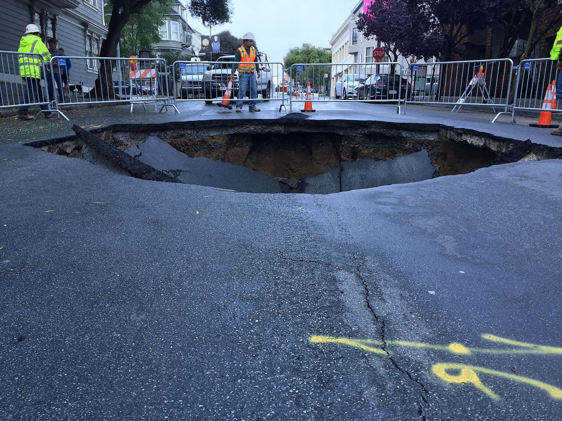 Sinkhole swallows section of street in SF's Pacific Heights
